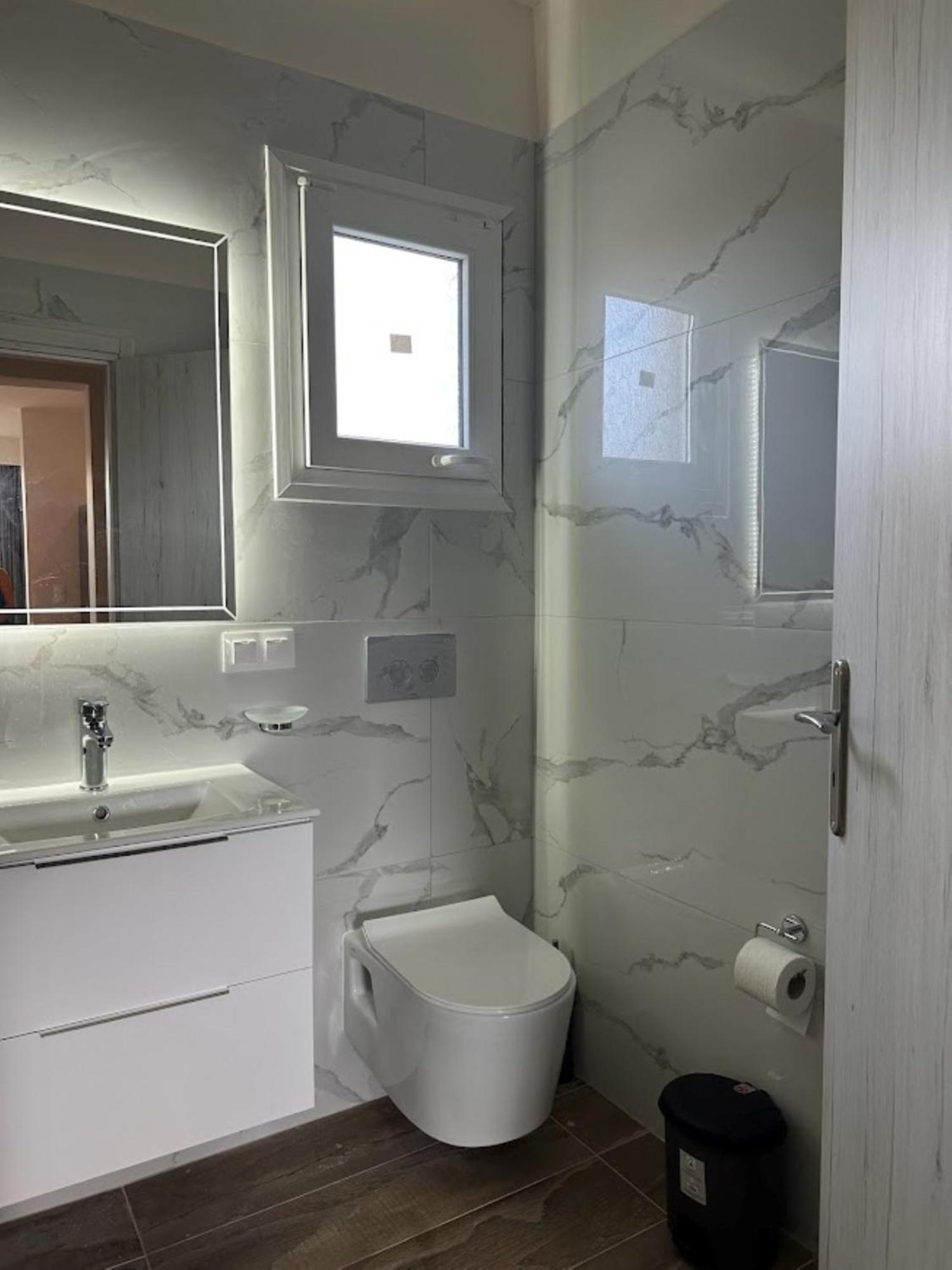 Aqua Luxury Suites By Estia Roda  Eksteriør billede